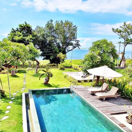 Joglo Apong Beachfront Apartment