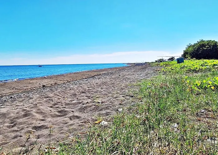 アパート Joglo Apong Beachfront