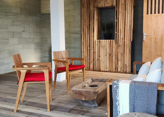 Joglo Apong Beachfront アパート Tegallengah