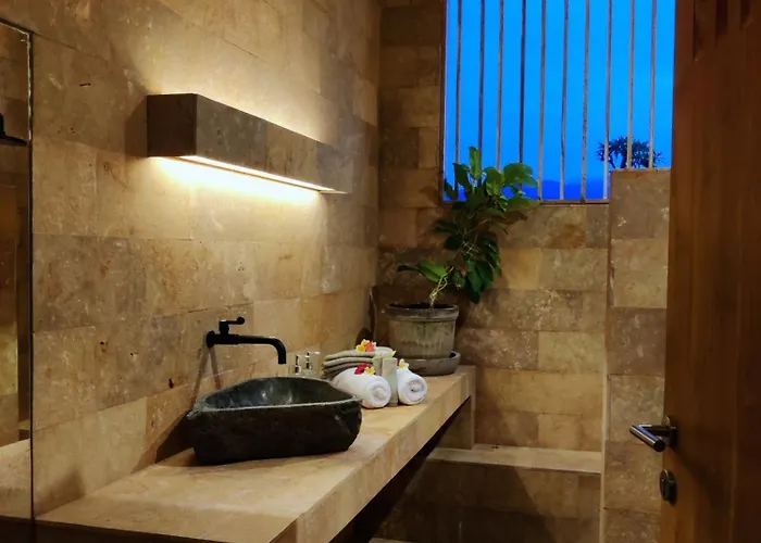 Joglo Apong Beachfront アパート Tegallengah