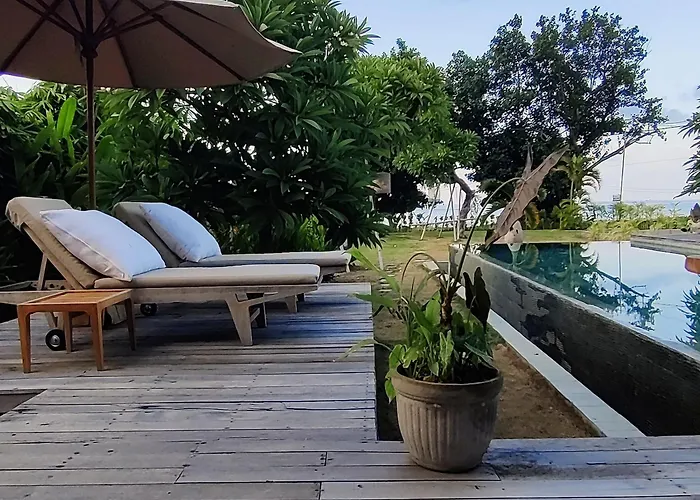 Joglo Apong Beachfront アパート Tegallengah