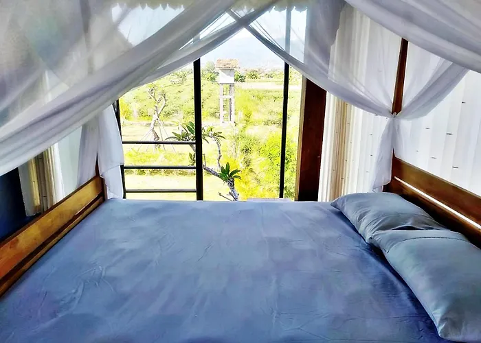 Joglo Apong Beachfront * Tegallengah