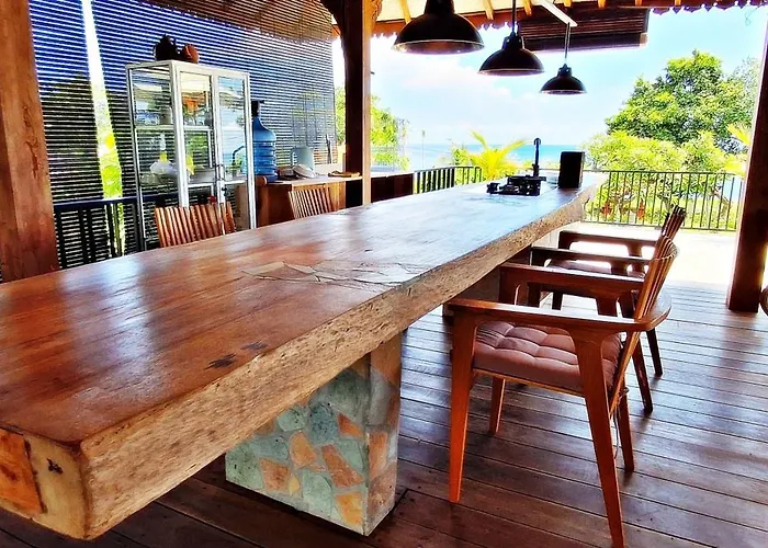 アパート Joglo Apong Beachfront Tegallengah