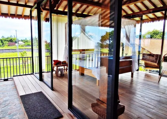 Joglo Apong Beachfront Appartamento *