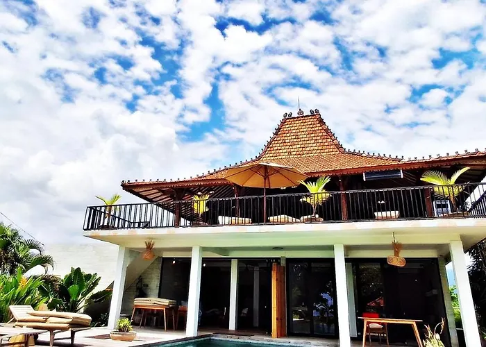Joglo Apong Beachfront